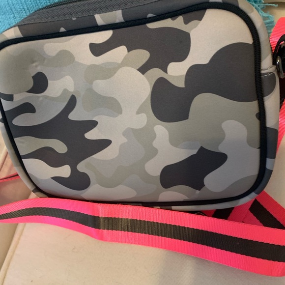 Haute Shore Drew Camo Neoprene Crossbody with small pouch! - Picture 3 of 4